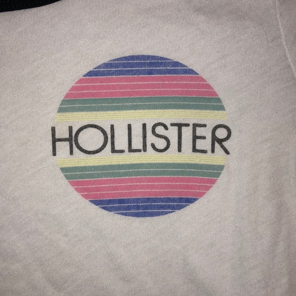⭐️3 For $15⭐️ Hollister Cropped Tee - Picture 2 of 3